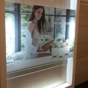 玖陽視覺 公司形象牆 大圖輸出 貼圖施工 玖陽視覺 公司形象牆 大圖輸出 貼圖施工